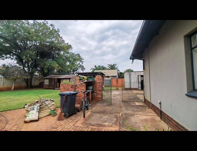3 BEDROOM HOUSE FOR SALE IN LYTTELTON MANOR